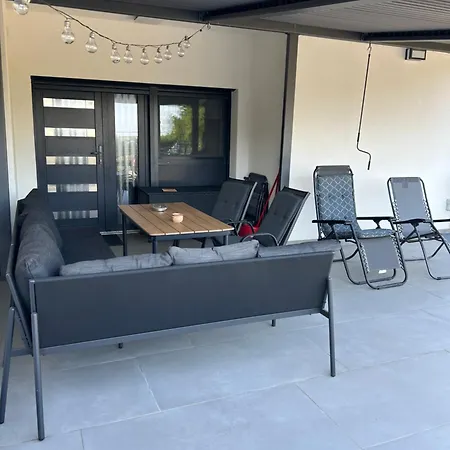 Bodza Vendeghaz بيت للعطل *